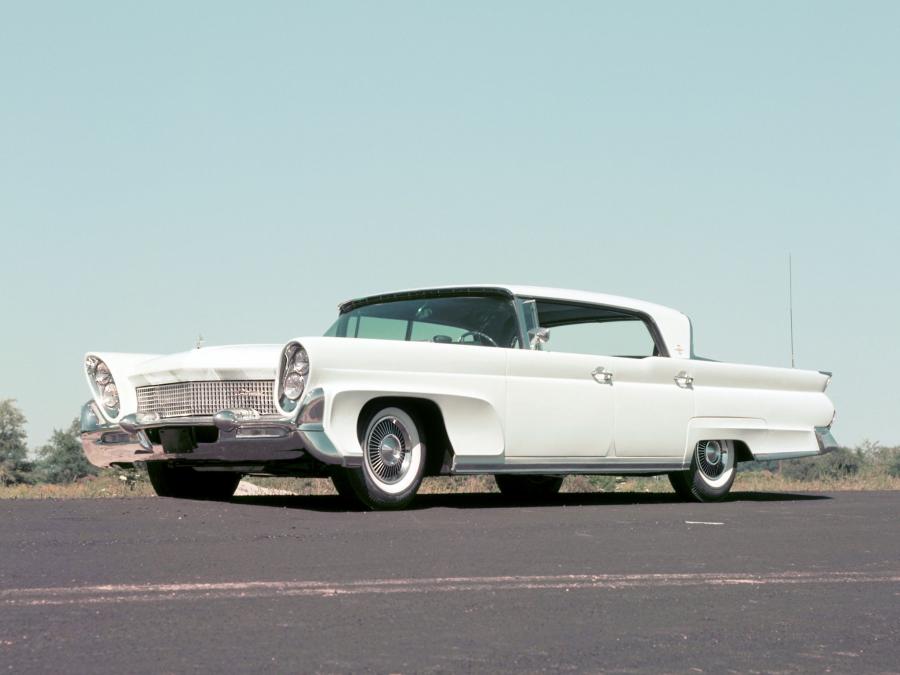  Lincoln Continental Mark III Landau 1958 года  (фото 11 из 15)